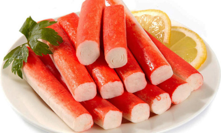 Рыба или крахмал? Роскачество исследовало крабовые палочки